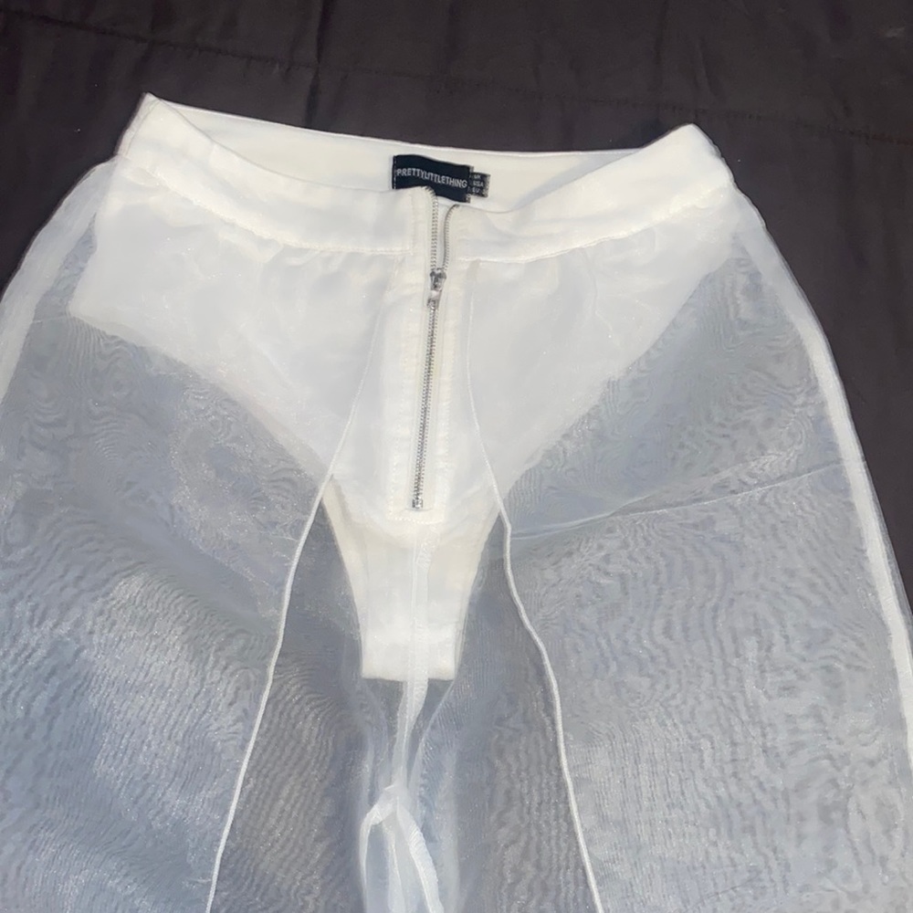 Size 2 | white | prettylittlething